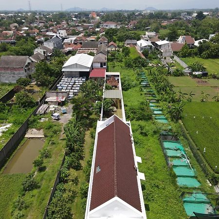 Villa Rumah Putih Jogja Yogyakarta Luaran gambar