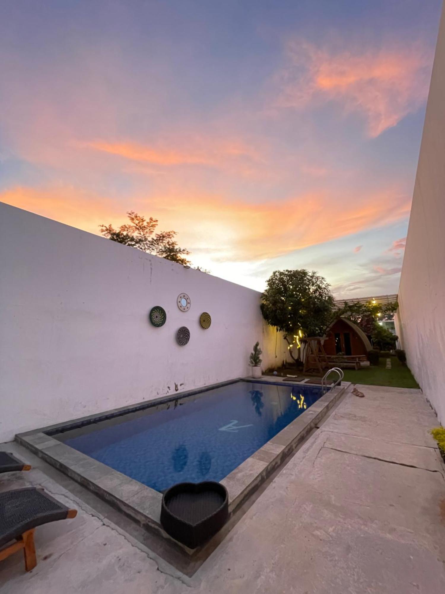 Villa Rumah Putih Jogja Yogyakarta Luaran gambar
