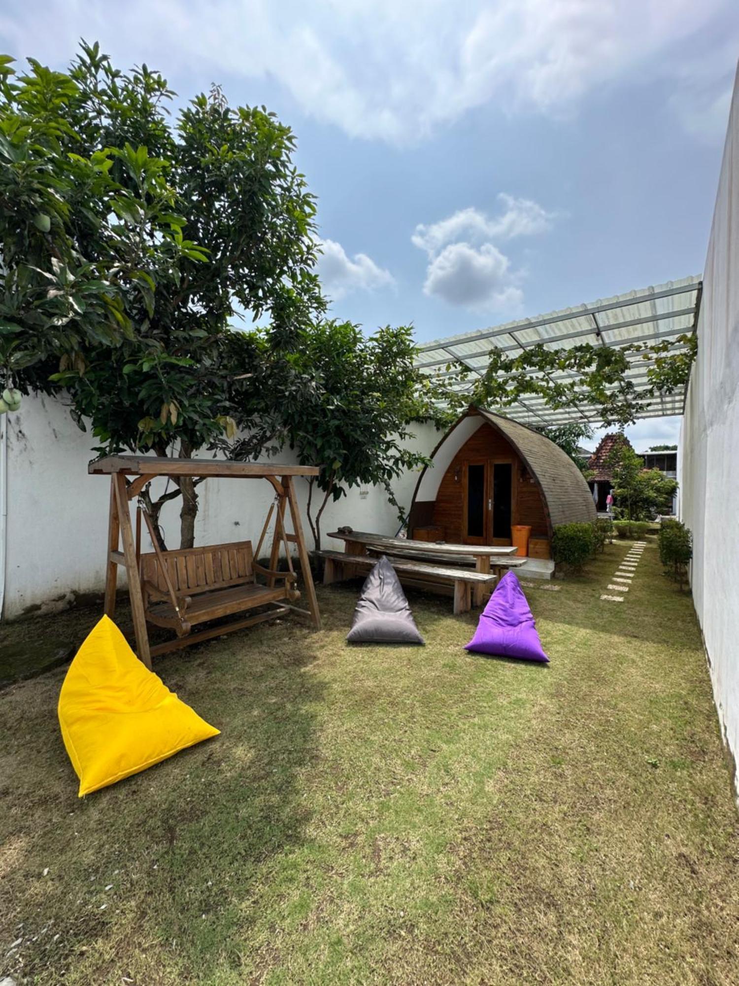 Villa Rumah Putih Jogja Yogyakarta Luaran gambar