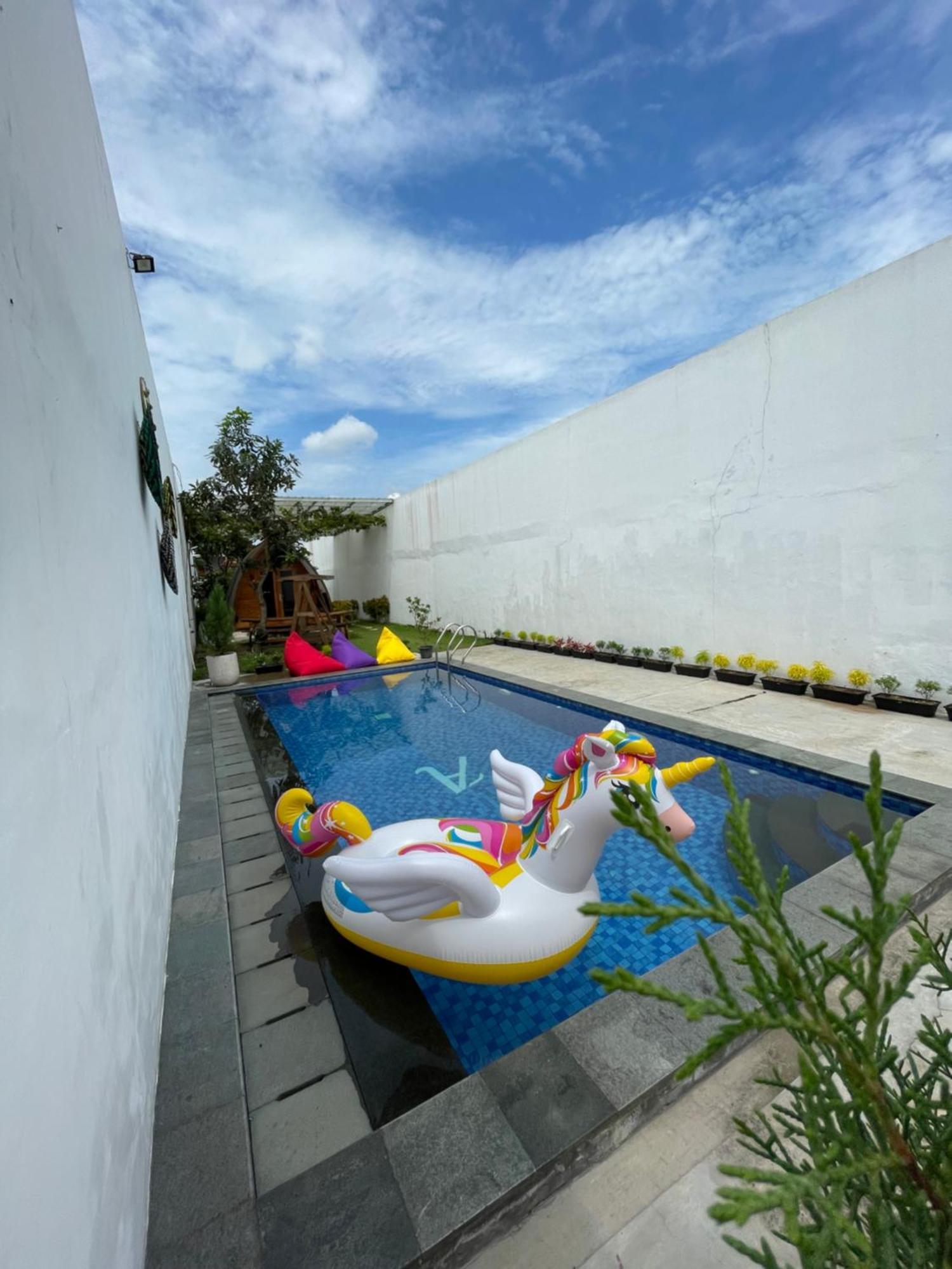 Villa Rumah Putih Jogja Yogyakarta Luaran gambar